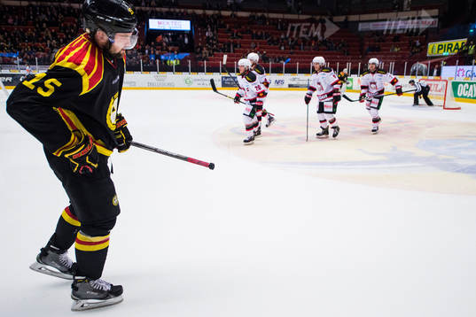 Brynäs Simon Bertilsson deppar