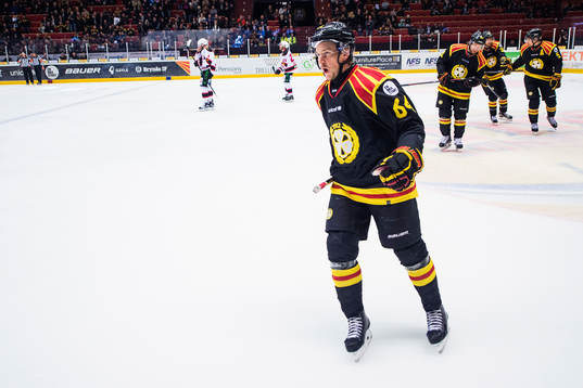 Brynäs Jonathan Pudas jublar