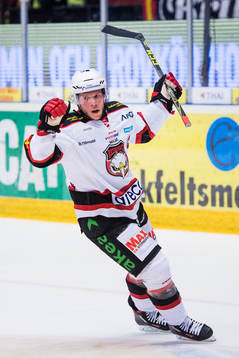 Malmö Redhawks Erik Forssell jublar