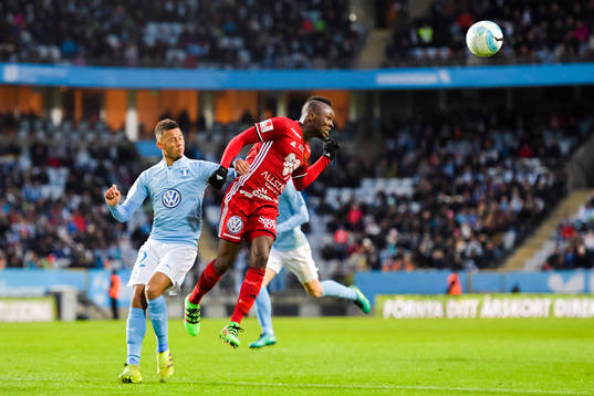 Malmö FFs Tobias Sana och Östersunds Samuel Mensiro