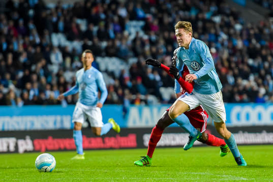 Malmö FFs Mattias Svanberg och Östersunds Samuel Mensiro