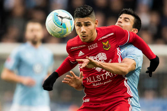 Östersunds Hosam Aiesh och Malmö FFs Behrang Safari