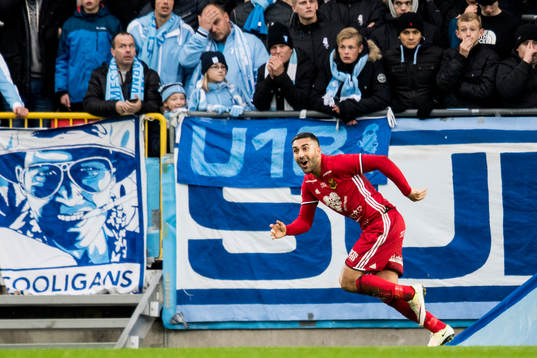 Östersunds Saman Ghoddos jublar