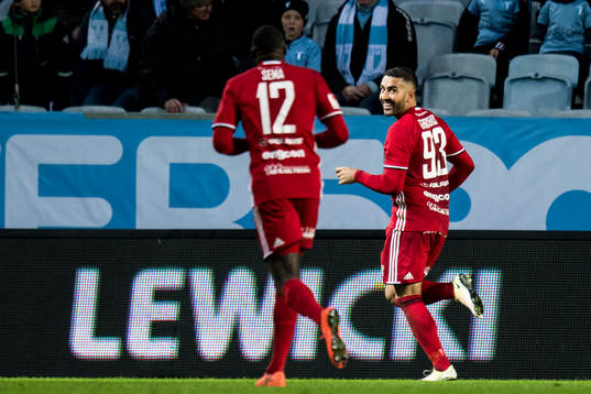 Östersunds Saman Ghoddos jublar