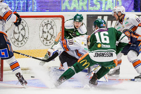Färjestads Joakim Nygård gör 3-1 Växjös Robert Rosén