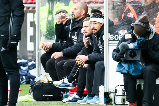 Helsingborgs manager Henrik Larsson före fotbollsmatchen i