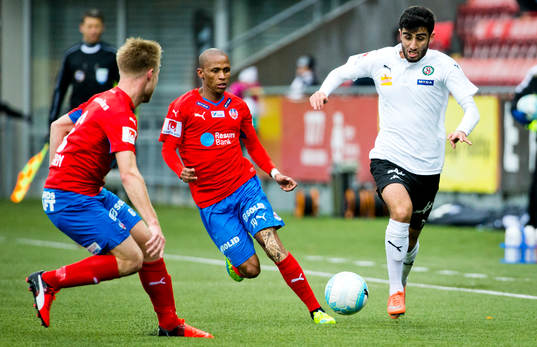 Örebros Ferhad Ayaz och Helsingborgs Bradley Ralani