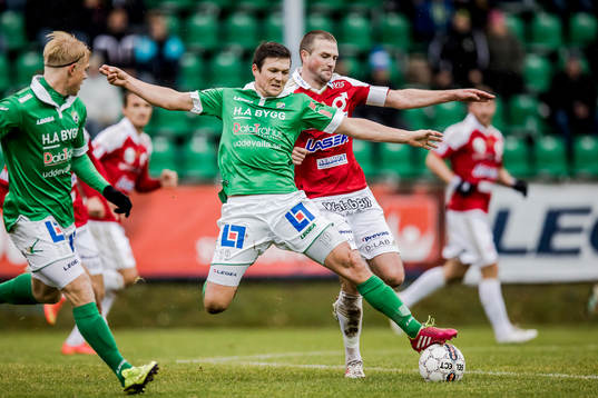 Bläddra bland fler bilder av Fotboll, Superettan, Ljungskile - Degerfors