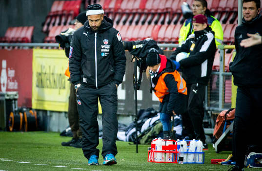 Helsingborgs manager Henrik Larsson deppar