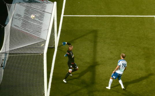Mål 2-1 av Norrköpings Sebastian Andersson förbi