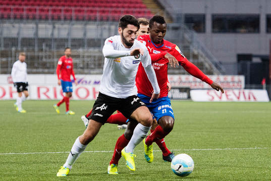 Örebros Nahir Besara mot Helsingborgs Monday Samuel