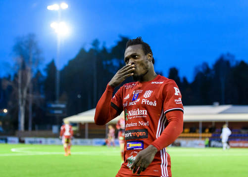 Bläddra bland fler bilder av Fotboll, Div 1 Norra, Piteå - Umeå