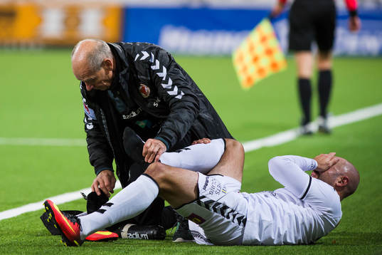 Kalmars Stefan Larsson får behandling
