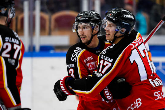 Luleås Daine Todd och Andreas Falk jublar