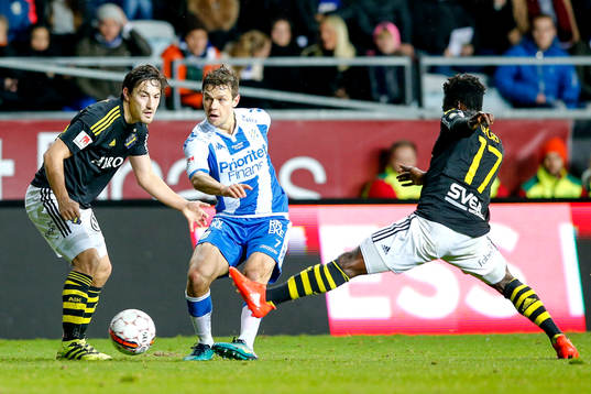 s Stefan Ishizaki och Ebenezer Ofori