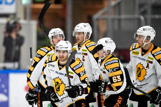 Skellefteås Andrew Calof jublar