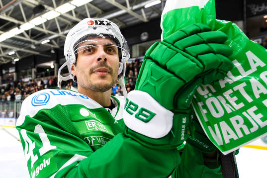 Rögles Daniel Widing jublar