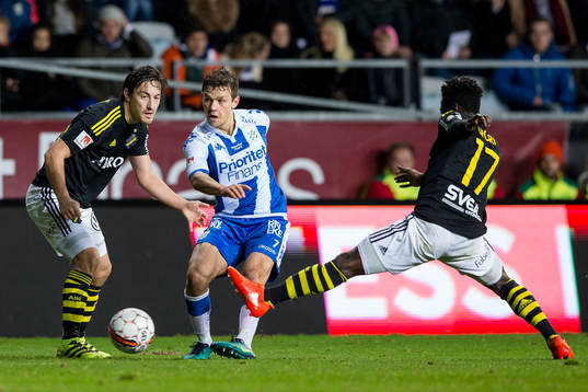 s Stefan Ishizaki och Ebenezer Ofori