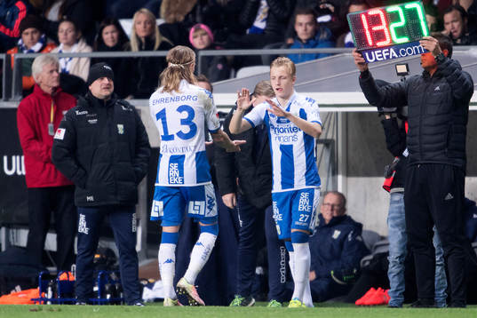 IFK Göteborgs Billy Nordström byts in