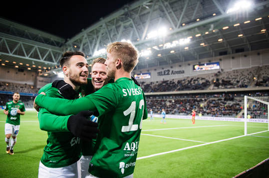 Jönköpings spelare jublar