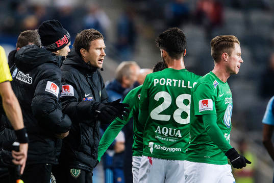 Jönköpings tränare Jimmy Thelin instruerar Alejandro