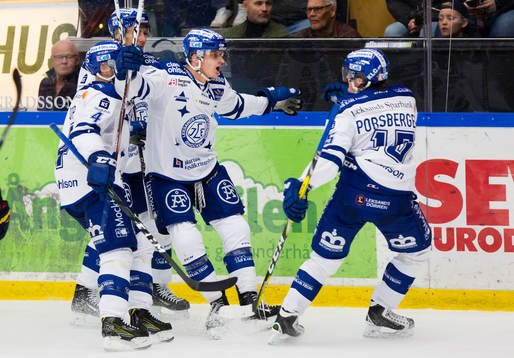 Leksands Martin Karlsson jublar med lagkamrater