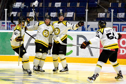 Brynäs Daniel Paille jublar