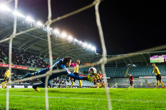 Örgrytes Sebastian Ohlsson gör 2-1 bakom Frejs målvakt