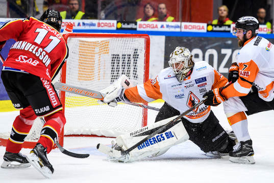 Luleås Petter Emanuelsson missar öppetmål