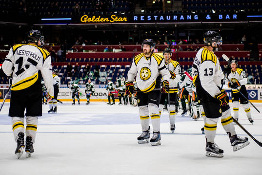 Brynäs Simon Bertilsson jublar