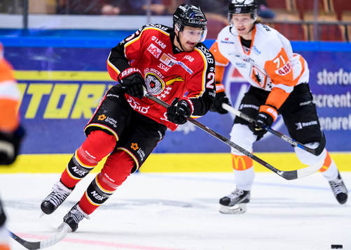 Luleås Anton Hedman med pucken