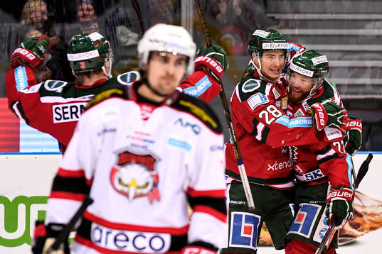 Frölundas Johan Sundström och Robin Figren jublar