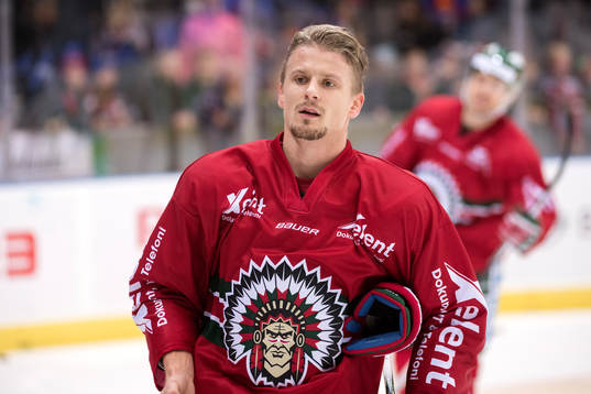 Frölundas Nicklas Lasu innan ishockeymatchen i SHL mellan