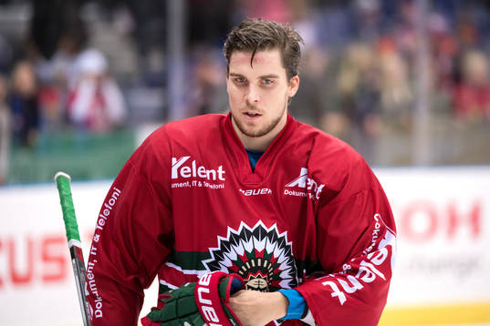 Frölundas Henrik Tömmernes innan ishockeymatchen i SHL