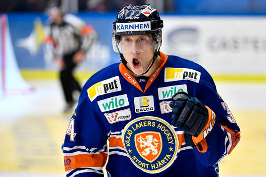 Växjös Olli Palola jublar