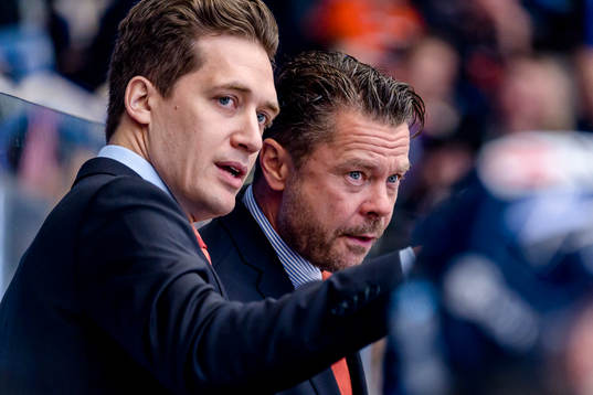 Växjös tränare Sam Hallam och assisterande tränare