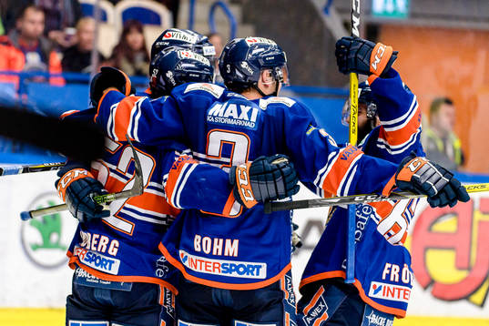 Växjös spelare jublar