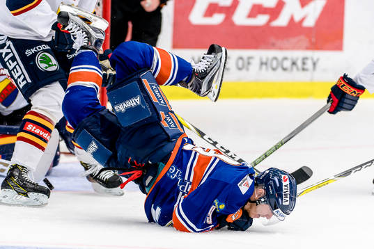 Växjös Tuomas Kiiskinen faller