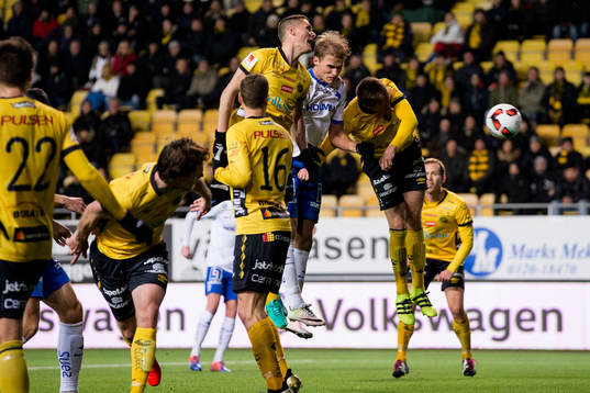 Norrköpings Sebastian Andersson nickar