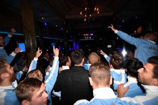 Malmö FFs spelare jublar på nattklubben Hipp i Malmö