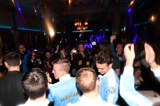 Malmö FFs spelare jublar på nattklubben Hipp i Malmö