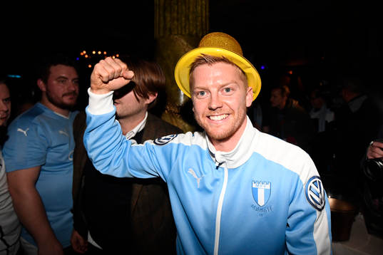 Malmö FFs Anders Christiansen jublar på nattklubben Hipp
