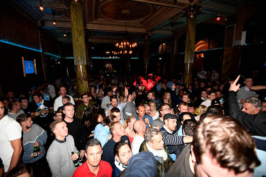 Många supportrar mötte upp på nattklubben Hipp i Malmö