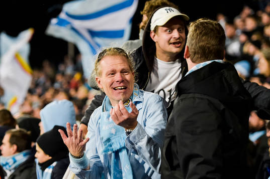 Malmö FFs supportrar jublar