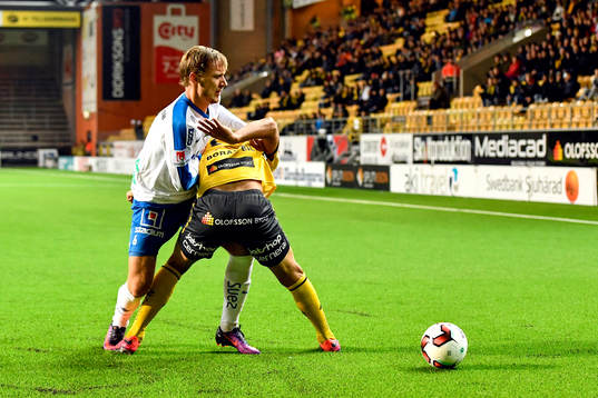 Norrköpings Linus Wahlqvist och Elfsborgs Issam Jebali