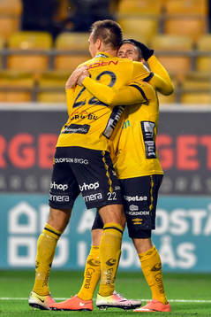 Elfsborgs Jesper Manns kramas om av Viktor Prodell