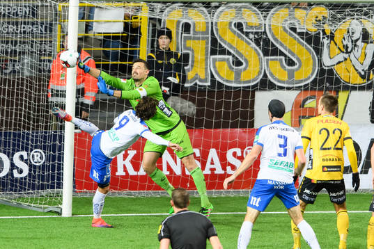 Elfsborgs målvakt Kevin Stuhr Ellegaard och Norrköpings