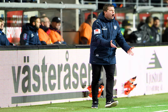 Norrköpings tränare Jens Gustafsson reagerar
