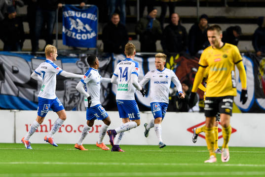 Norrköpings Nicklas Bärkroth gör 2-1 på straff
