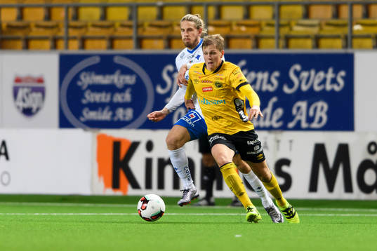 Elfsborgs Joakim Nilsson och Norrköpings Andreas Hadenius